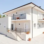 La Nuova Dimora Bed & Breakfast