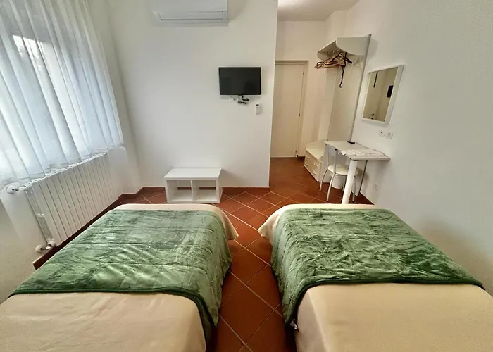 La Nuova Dimora 3* LʼAquila