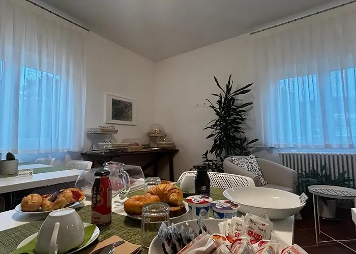 La Nuova Dimora Bed and Breakfast 3*